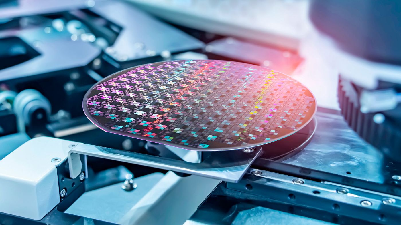 Precision IR sensor for wafer